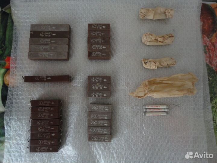 Радиодетали-диодные столбы времён СССР разные