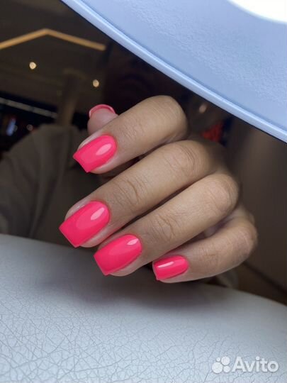 Модель на маникюр