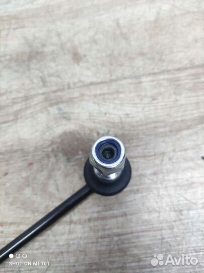 Стойка стабилизатора правая мерседес w204