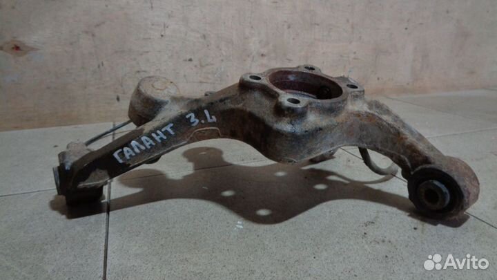 Кулак поворотный задний левый Mitsubishi Galant 9