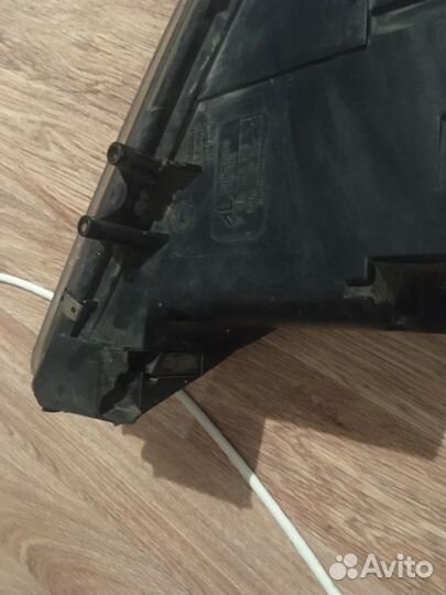 Фара передняя левая