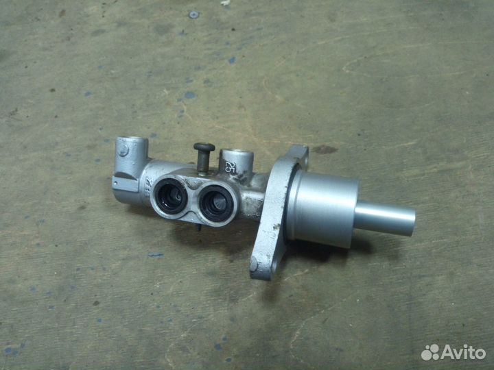 Цилиндр тормозной(главный) Форд Фокус Фьюжн Фиеста