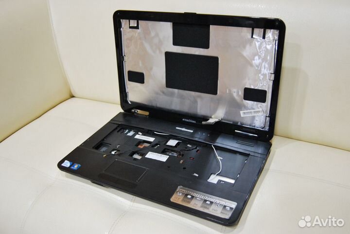 Корпу Emachines G525
