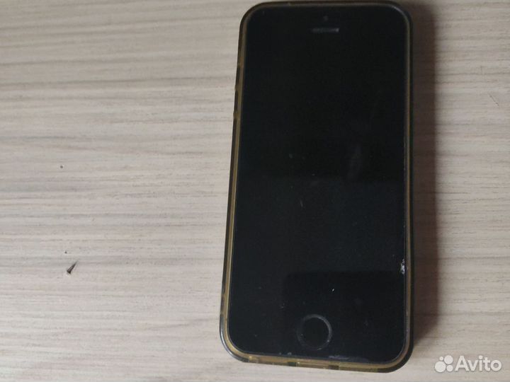 iPhone SE, 64 ГБ