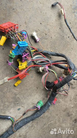 Подторпедная проводка Audi 100C3 443971315BD