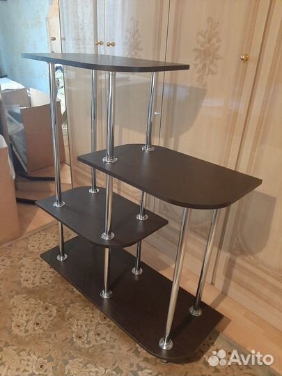 Тумба стеллаж для цветов в офис и в дом