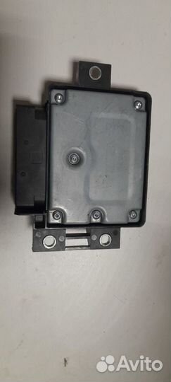 Блок управления парковочным тормозом VW Passat b7