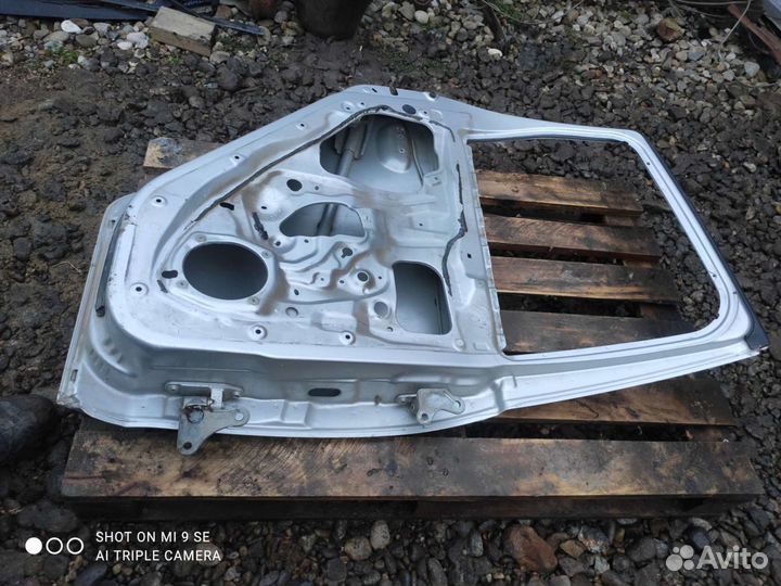 Дверь задняя Mitsubishi Colt