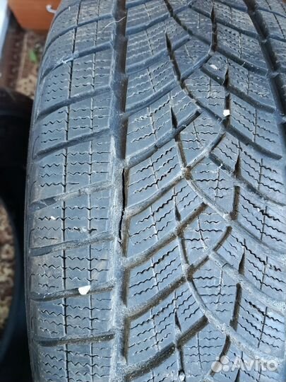 Goodyear UltraGrip Ice 225/55 R18 102