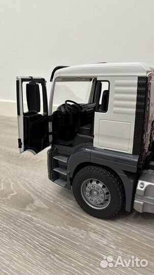 Грузовик Man Bruder TGS