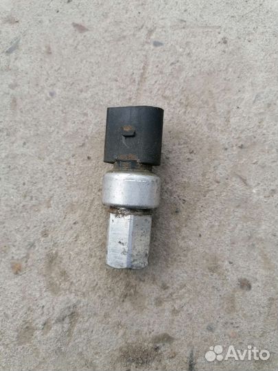 Датчик давления кондиционера Фольксваген Джетта 5