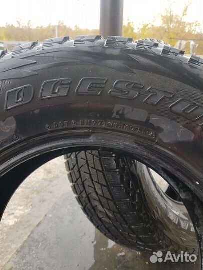 Bridgestone Blizzak Ice 275/65 R17 115R