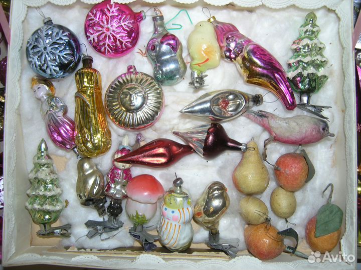 Дед мороз и Снегурочка, ёлочные игрушки, бусы