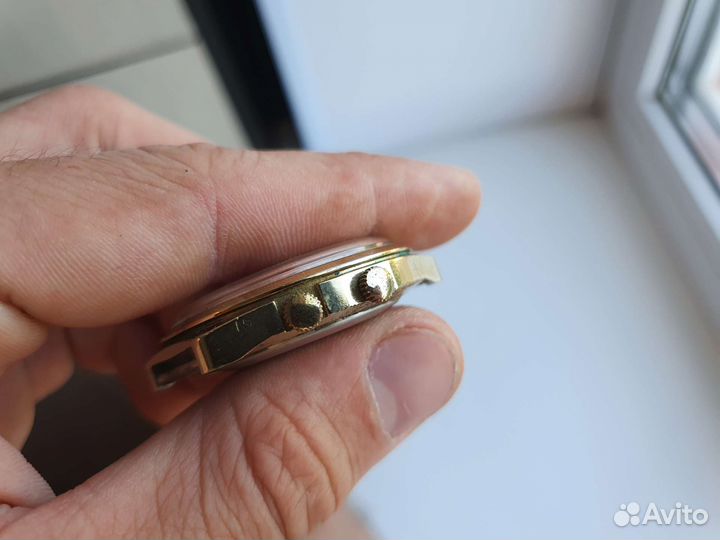 Часы ракета вечный календарь