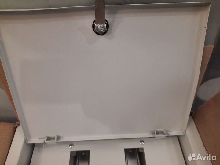 Шкафчик электрощитовой