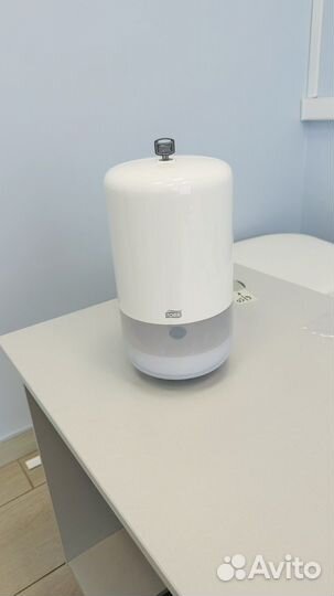 Диспенсер для бумажных полотенец tork