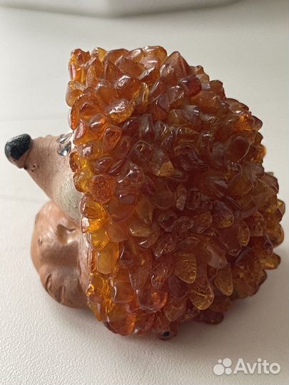 Поделка из натурального янтаря