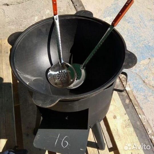 Казан узбекский чугунный 16л (плоское дно)