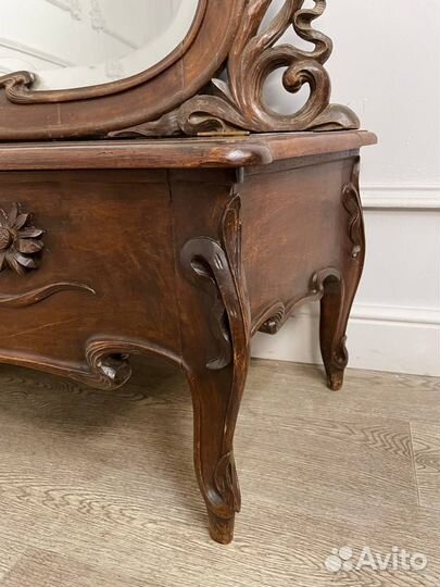 Антикварное зеркало Ар-Нуво