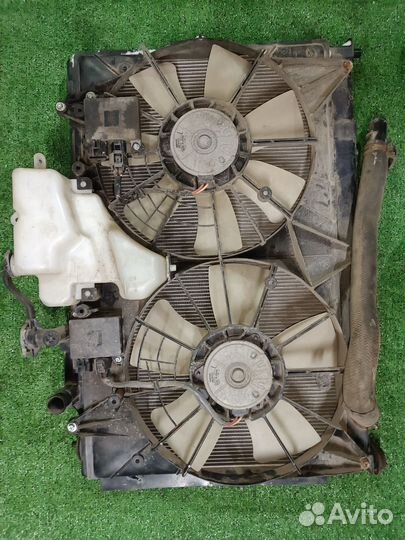 Радиатор охлаждения двигателя Mazda CX7. 2.5