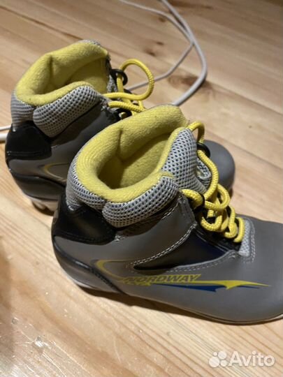 Лыжные ботинки