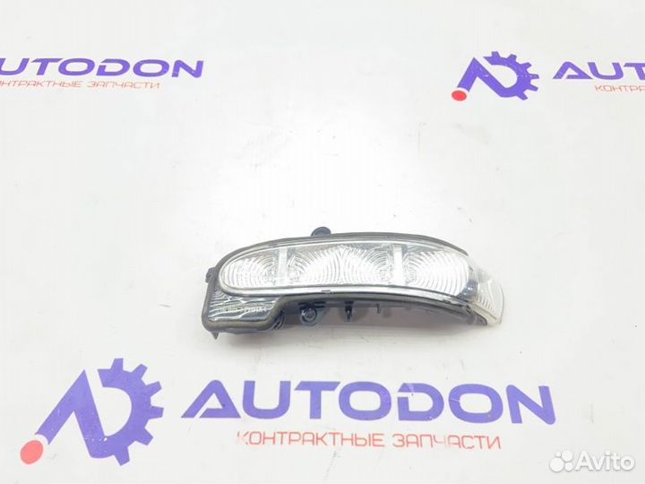 Повторитель поворота левый Mercedes E W211