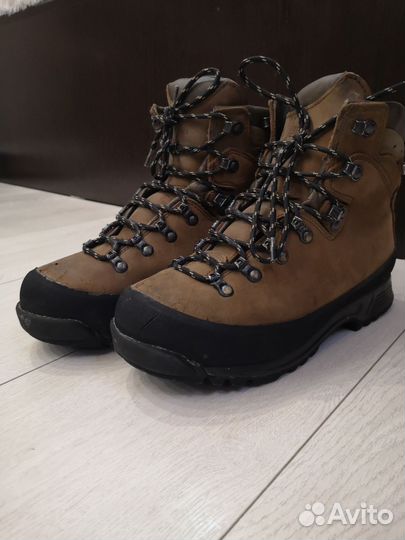 Ботинки треккинговые Lomer