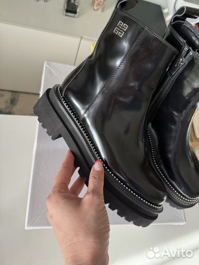 Ботинки Givenchy лаковые 36