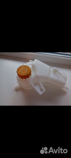 Расширительный бачок Daewoo Nexia с крышкой