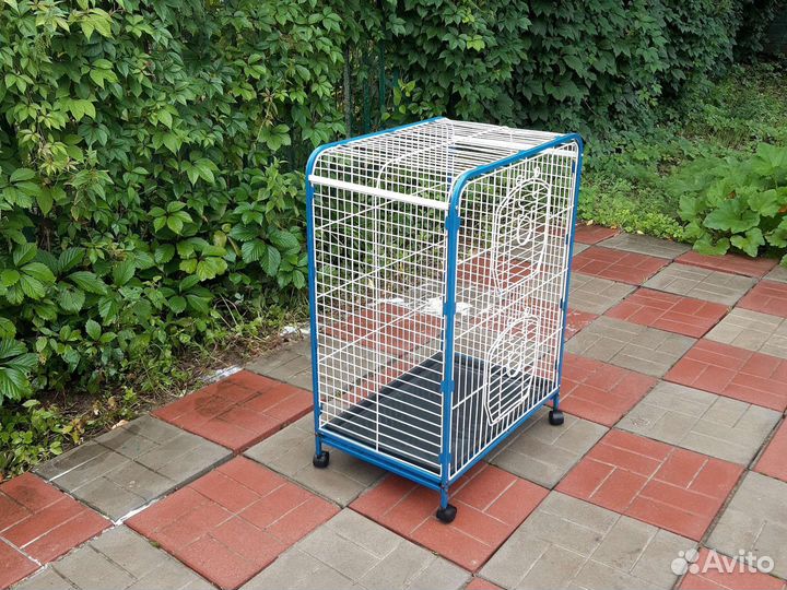Клетка для крупного попугая