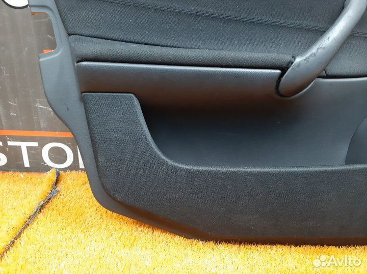 Обшивка двери Mercedes-Benz C-Class W203 271.946