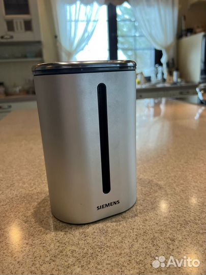 Встраиваемая кофемашина siemens TK76K573