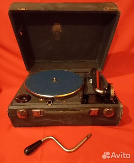 Старинный патефон Молотов