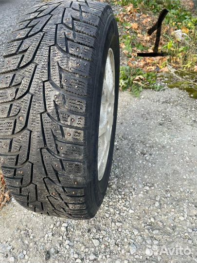 Hankook Winter I'Pike 215/65 R16 98T