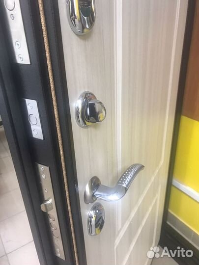 Дверь входная металлическая с терморазрывом