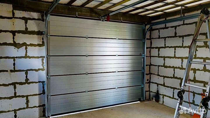 Секционные ворота под ключ