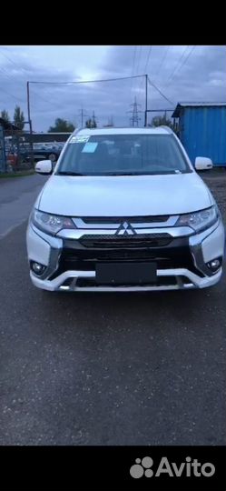 Mitsubishi Outlander, 2022