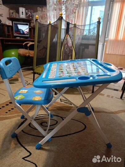 Детский стол и стул
