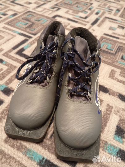 Лыжные ботинки