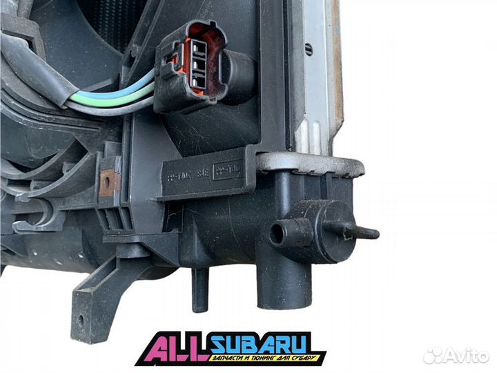 Радиатор охлаждения двигателя Subaru Impreza Wrx