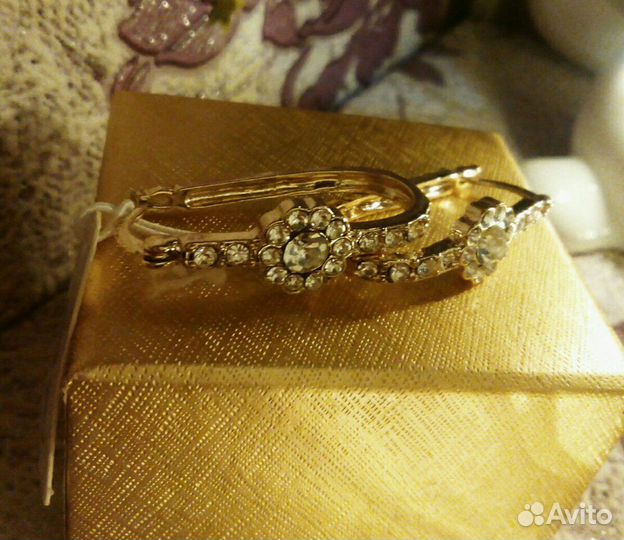 Сережки из медицинского золота