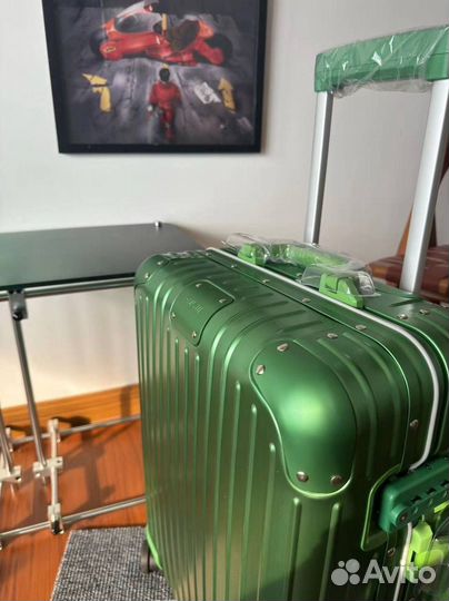 Чемодан rimowa