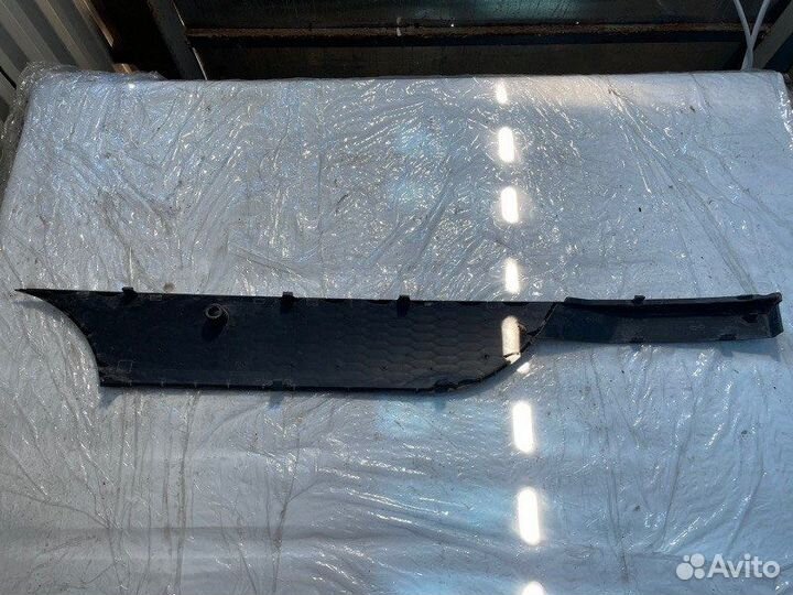 Накладка решетки капота Mercedes-Benz