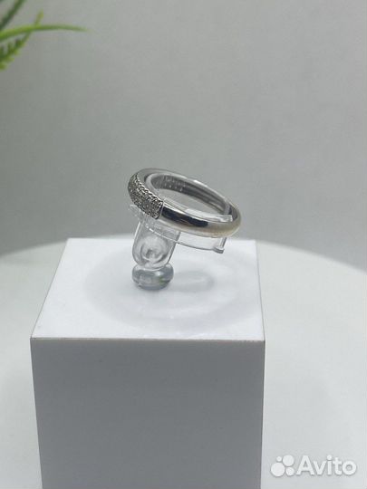 Золотое кольцо 585 пробы с бриллиантами