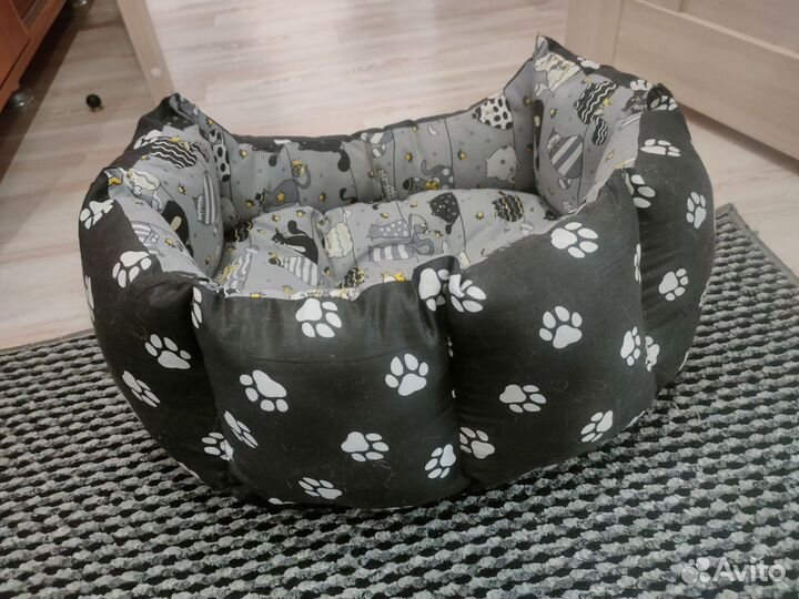 Лежанка для кошек новая