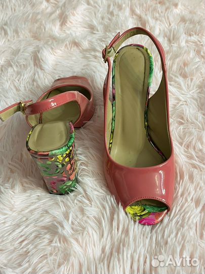 Босоножки женские 38 размер