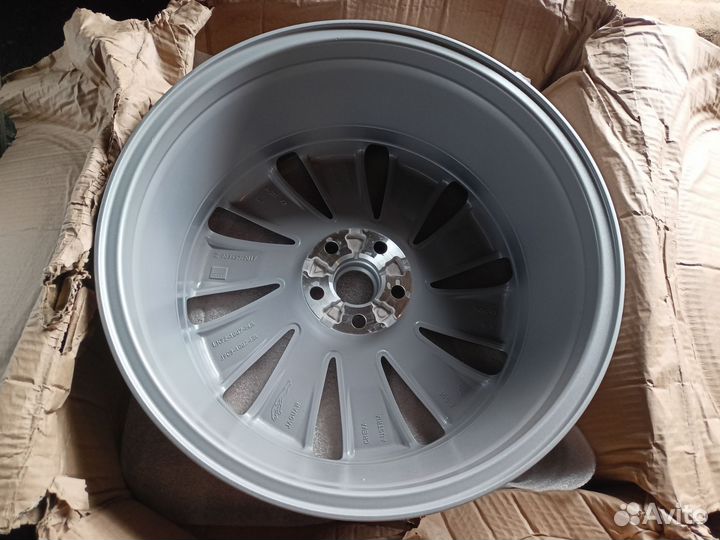 Диск колеса R19 Land Rover LR127602