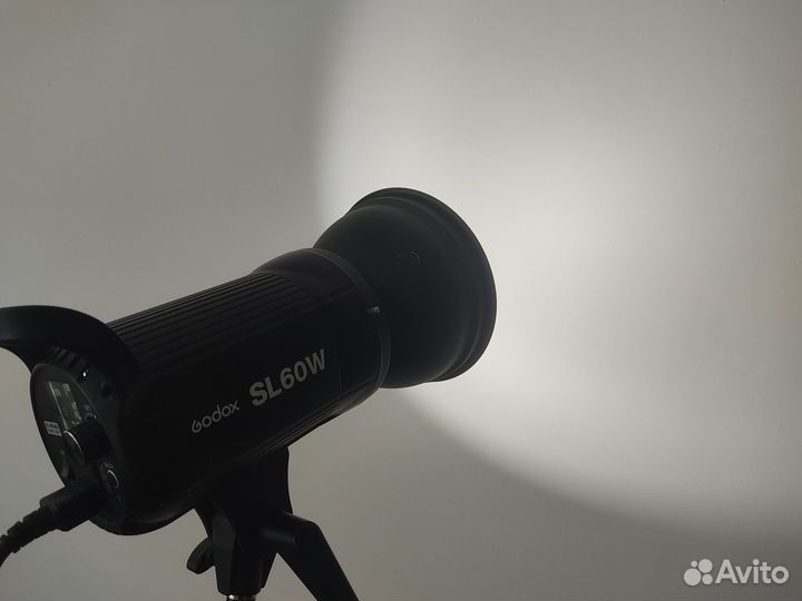 Осветитель Godox SL60W