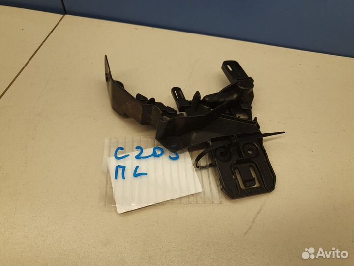 Кронштейн замка двери передний левый Mercedes C-klasse W205 2014