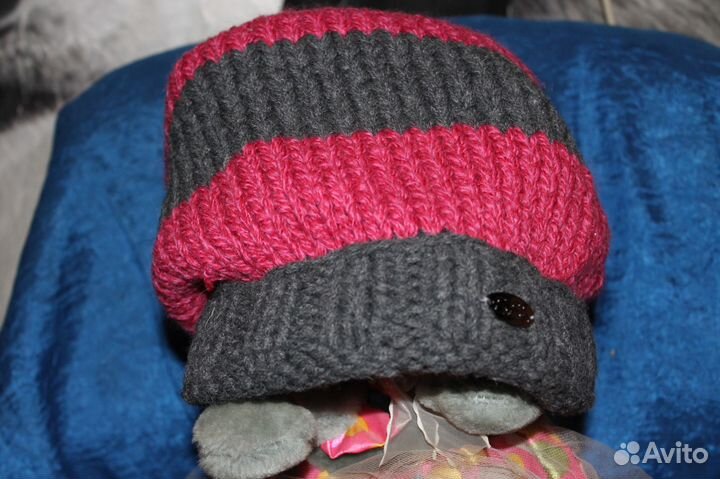 Продам новую молодежную шапку